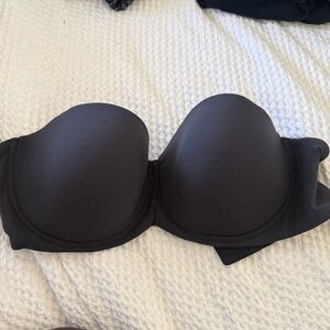 SKIMS Strapless Black Bra